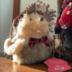Mantel hedgehog for Christmas spirit